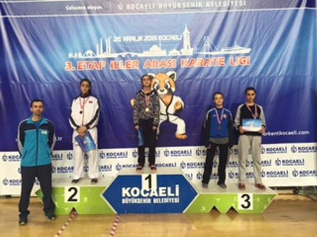 Geyve karate takımlarından çifte başarı…