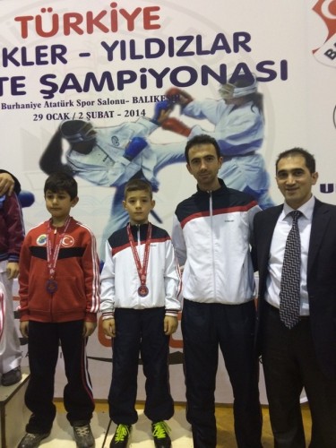 Geyveli Minik Karateciler Mutlu Döndü