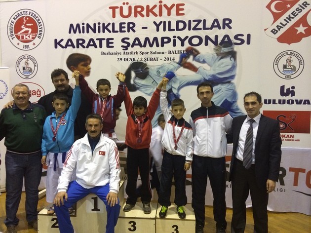 Geyveli Minik Karateciler Mutlu Döndü