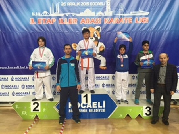Geyve karate takımlarından çifte başarı…