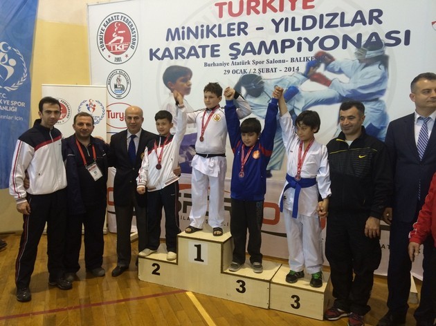 Geyveli Minik Karateciler Mutlu Döndü