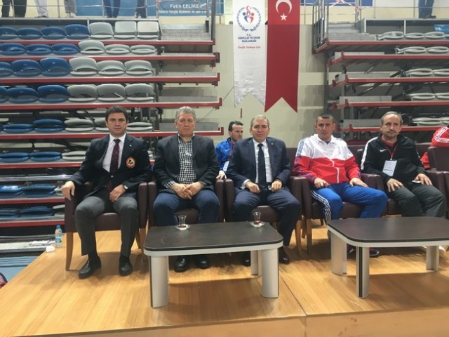 Geyveli Karatecilerden 35 madalya