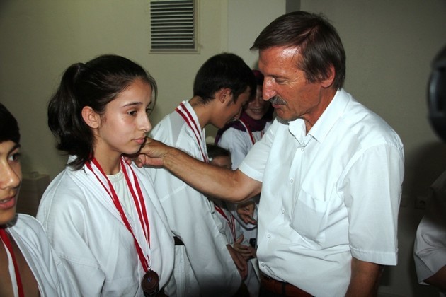 Geyveli Karetecilere ödül