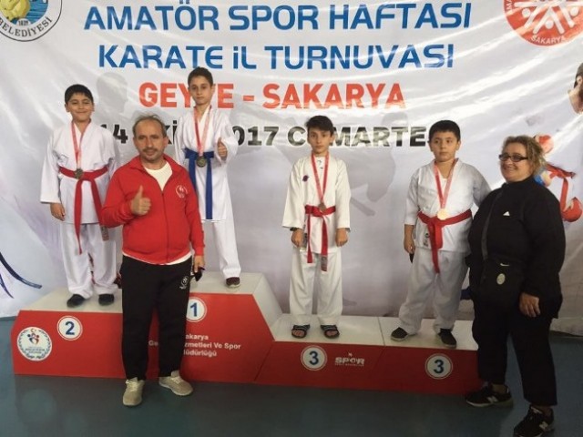 Geyveli karatecilerden 27 madalya