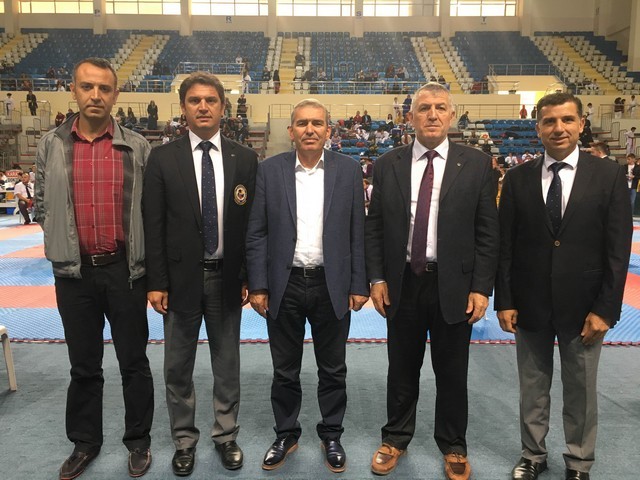 Geyveli sporcular Coştu