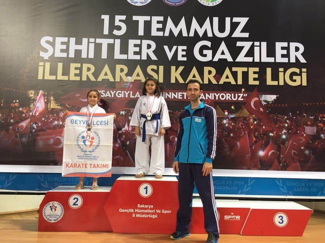 Geyveli sporcular Coştu