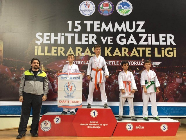 Geyveli sporcular Coştu