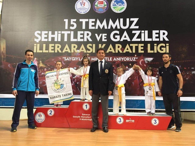 Geyveli sporcular Coştu