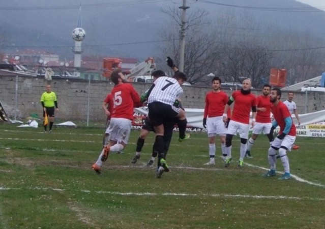 Geyvespor-Çaybaşı Fuadiye: 2-1