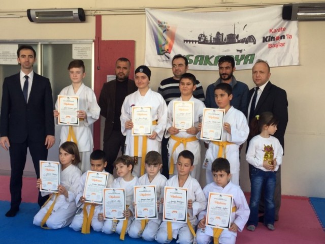 Geyve Karate branşı kuşak sınavları yapıldı