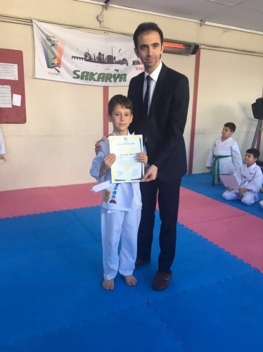 Geyve Karate branşı kuşak sınavları yapıldı