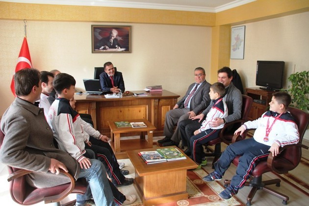 Geyve’de başları ödüllendirildi…