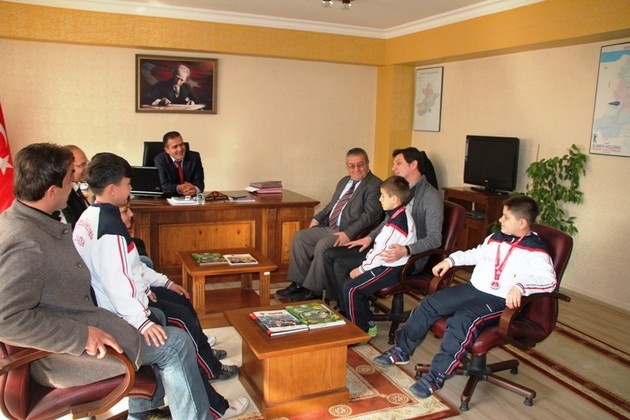 Geyve’de başları ödüllendirildi…