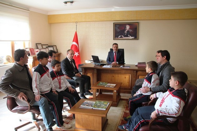 Geyve’de başları ödüllendirildi…