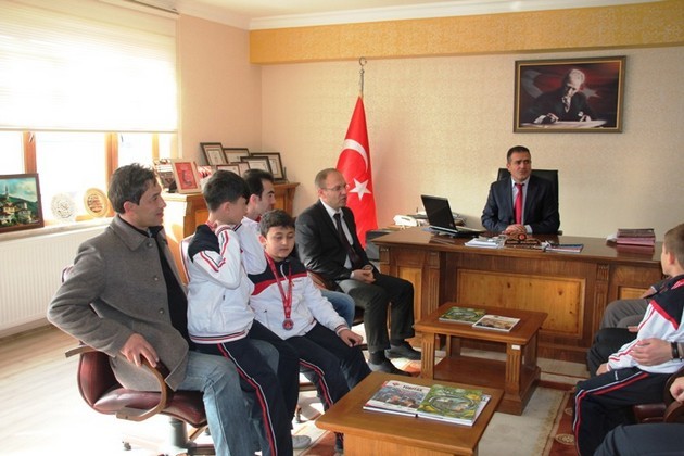 Geyve’de başları ödüllendirildi…