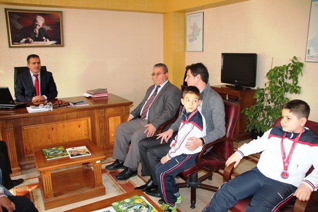 Geyve’de başları ödüllendirildi…