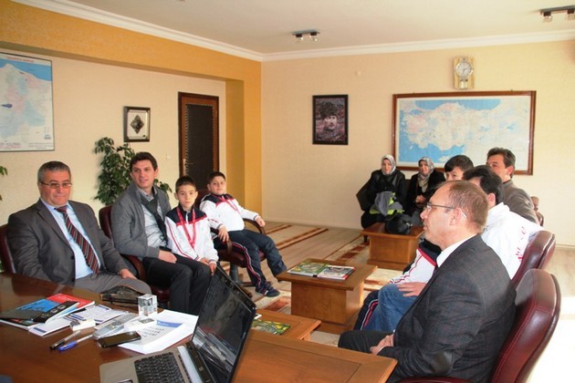 Geyve’de başları ödüllendirildi…