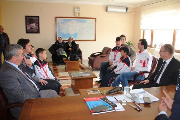 Geyve’de başları ödüllendirildi…