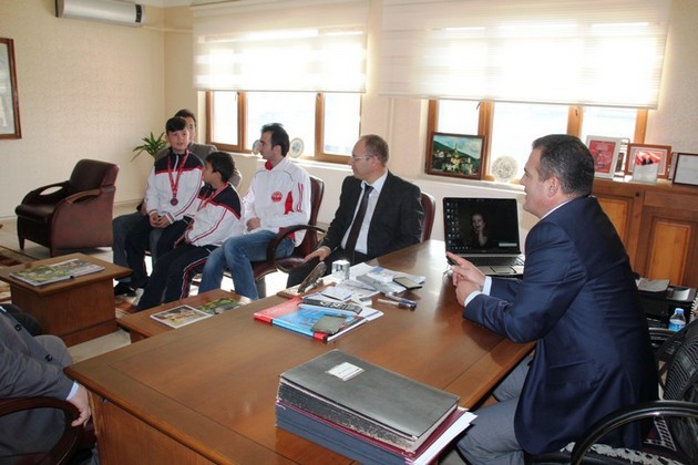 Geyve’de başları ödüllendirildi…