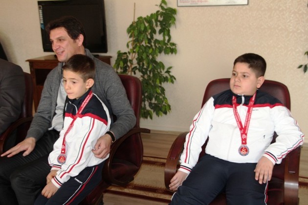 Geyve’de başları ödüllendirildi…
