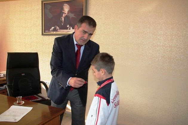 Geyve’de başları ödüllendirildi…