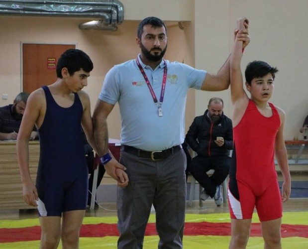 Küçükler Minderde fırtına estirdi