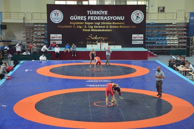 Büyükler Güreş müsabakaları Başladı