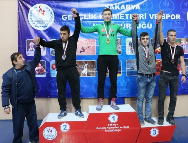 Güreşçiler Lütfü Yaman'da kapıştı