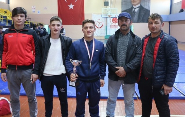 Güreşçiler Lütfü Yaman'da kapıştı