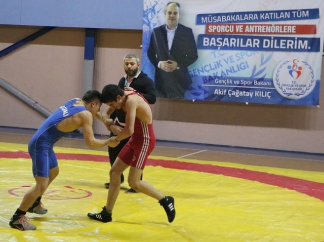 Güreşçiler Lütfü Yaman'da kapıştı