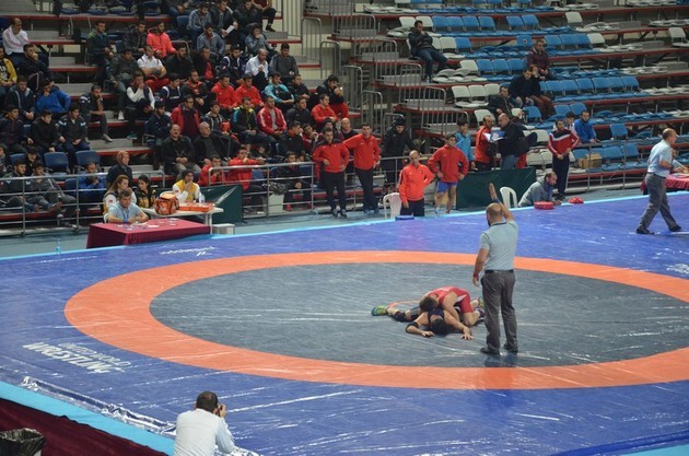 Büyükler Güreş müsabakaları Başladı