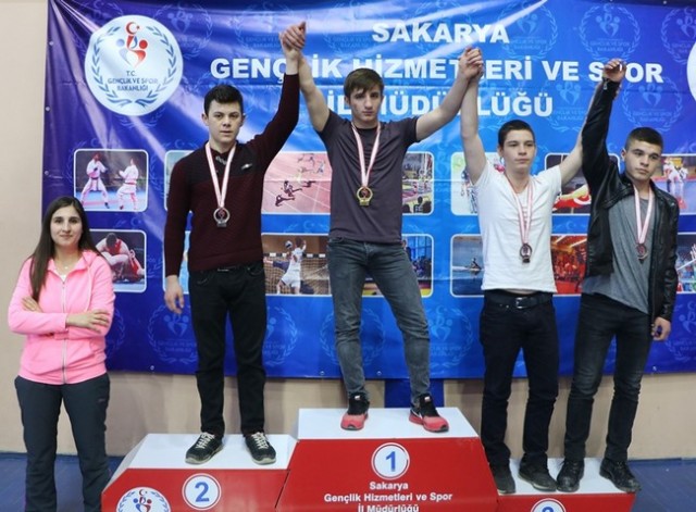 Güreşçiler Lütfü Yaman'da kapıştı