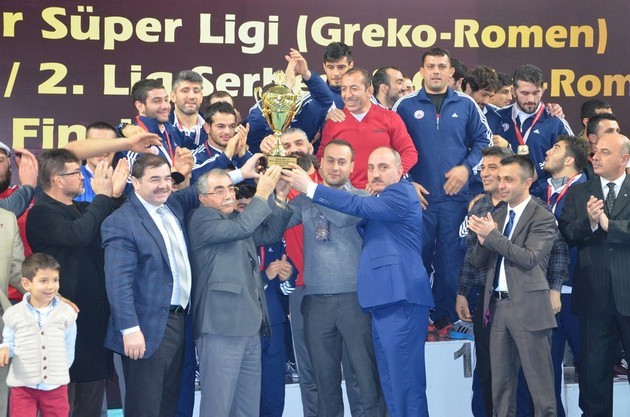 Büyükler Güreş Ligi sona erdi