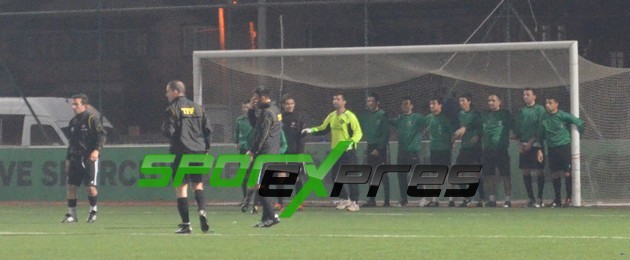Hakemler Sahaya İndi