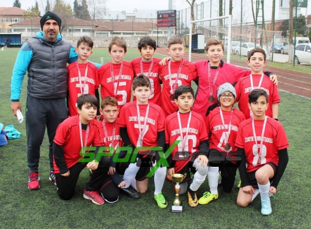Şampiyon Hakkı Demir Orta Okulu