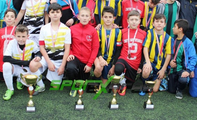 Şampiyon Hakkı Demir Orta Okulu