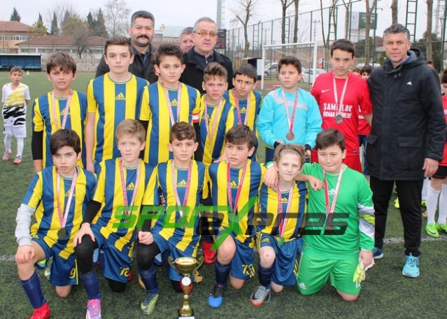 Şampiyon Hakkı Demir Orta Okulu