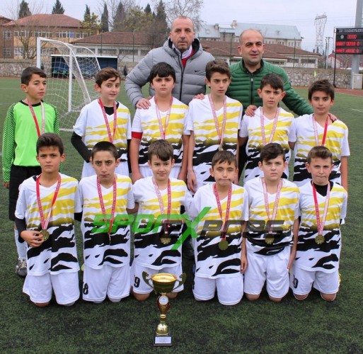 Şampiyon Hakkı Demir Orta Okulu
