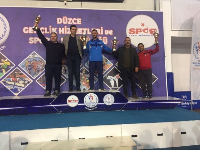Halterciler Düzce’den mutlu döndü