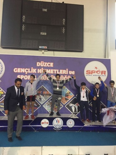 Halterciler Düzce’den mutlu döndü