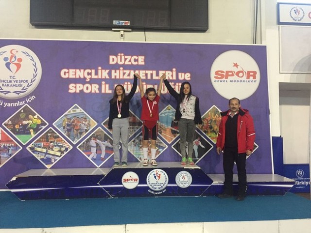 Halterciler Düzce’den mutlu döndü