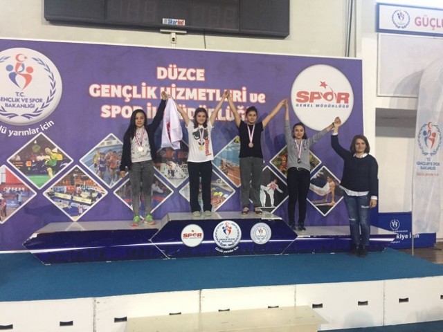 Halterciler Düzce’den mutlu döndü