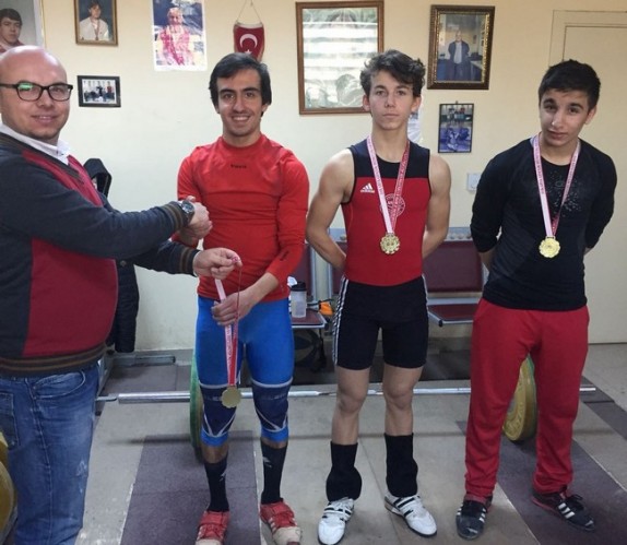Okullar arası halterde birinciler belli oldu