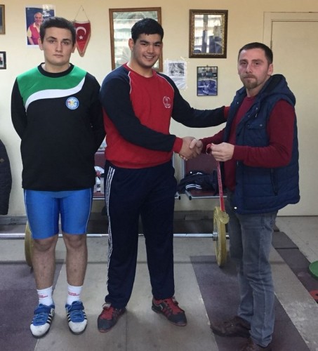 Okullar arası halterde birinciler belli oldu