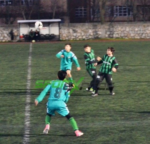 Harmanlık U14 ilk yarıda bitirdi