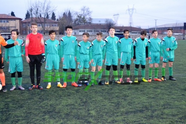 Harmanlık U14 ilk yarıda bitirdi