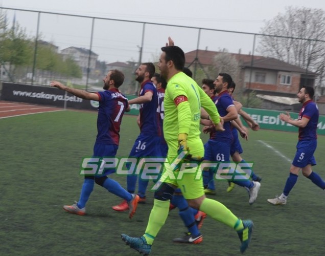 Harmanlıkspor zirvenin sahibi 3-0