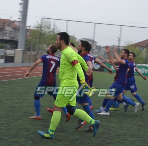 Harmanlıkspor zirvenin sahibi 3-0