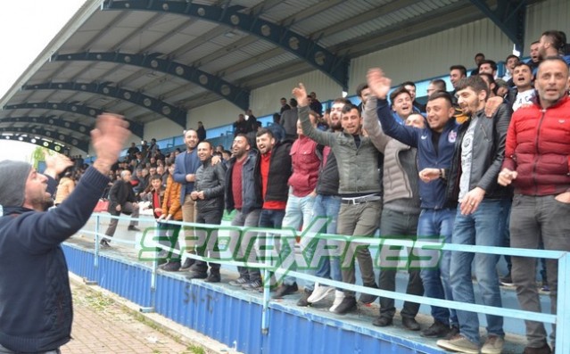 Harmanlıkspor zirvenin sahibi 3-0
