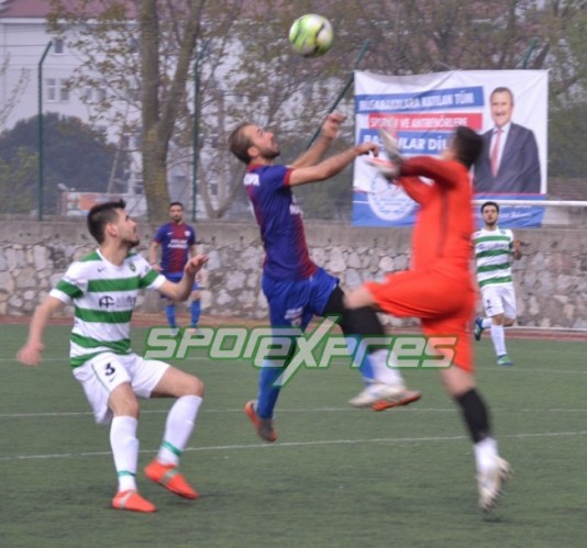 Harmanlıkspor zirvenin sahibi 3-0